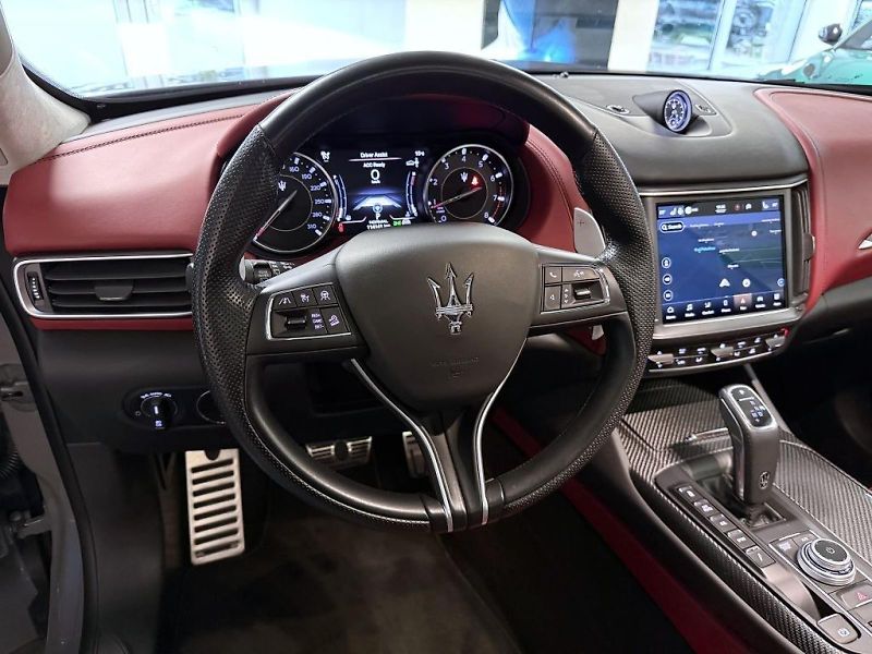 Maserati Levante (2022) 2.0 T Hybrid Q4 (4x4) 330k AT8 - fotka 19 z 27