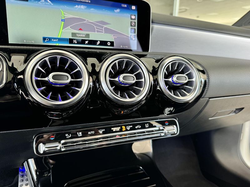 Mercedes-Benz CLA 200 Aut 120kW*AMG*MAX.VÝB*360K - fotka 23 z 36