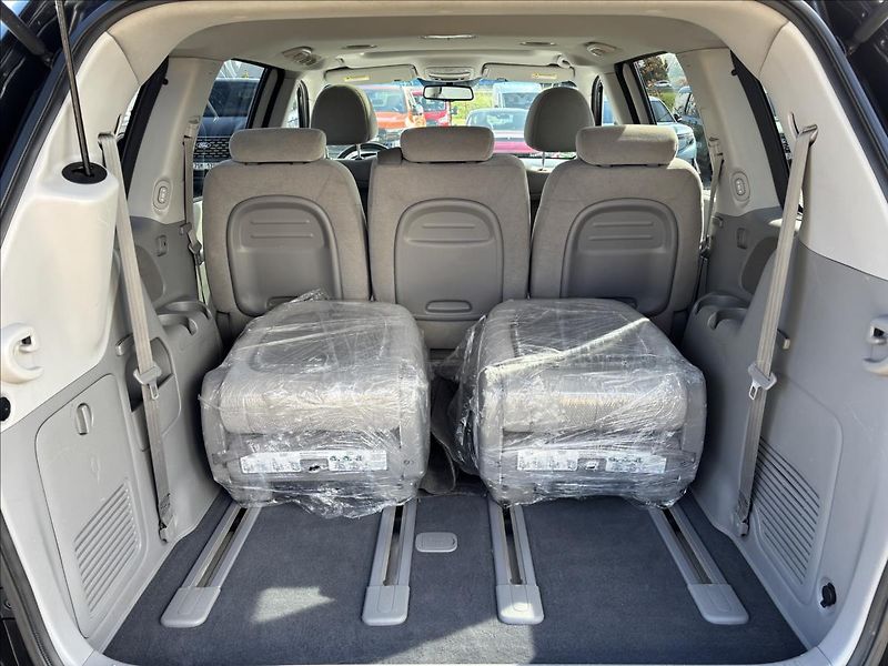 Kia Carnival 2,9 CRDi 136kW 7 Míst - fotka 11 z 43