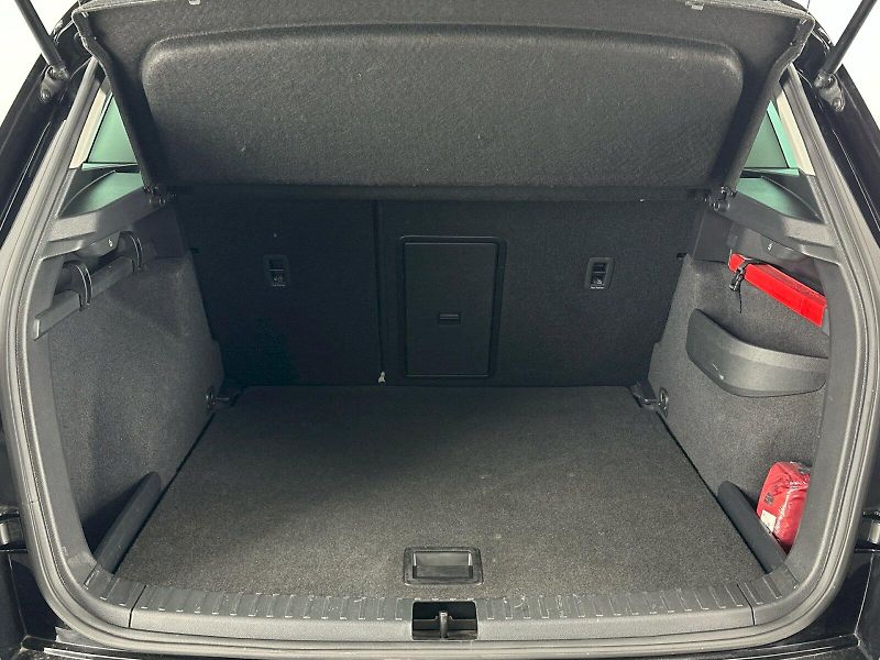 Škoda Karoq (2023) 2.0TDI 110kW Ambition Tour - fotka 30 z 32