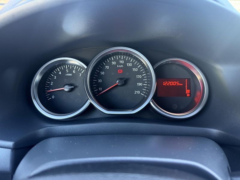 Dacia Logan 0.9 TCe CZ 1.majitel - fotka 15 z 30