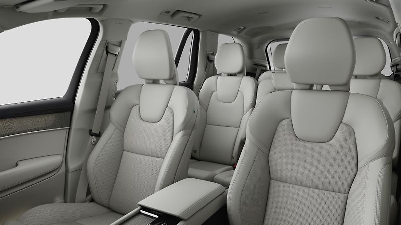 Volvo XC90 (2026) B5 AWD BRIGHT PLUS - fotka 9 z 14