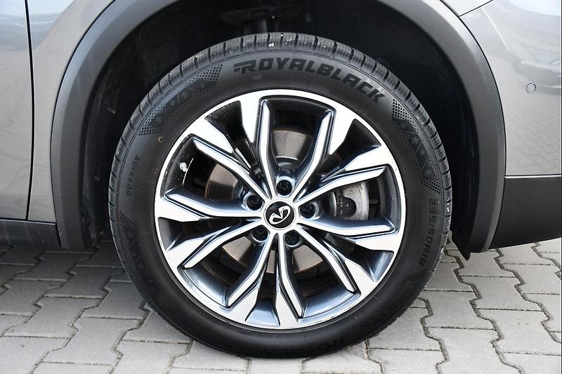 Infiniti QX30 220 CDI 4MATIC PANO ACC - fotka 47 z 52