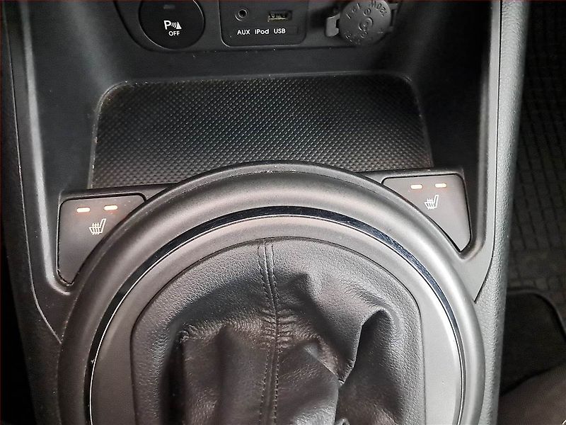 Kia Sportage (2010) 2.0 CRDi, 4X4, Serv.kniha - fotka 16 z 19