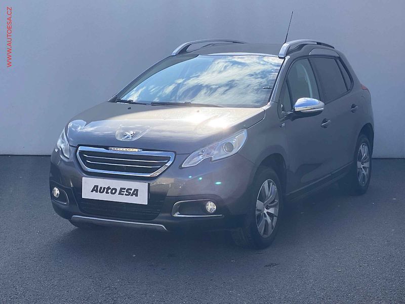 Peugeot 2008 (2015) 1.2 PT, Style, navi - fotka 3 z 15