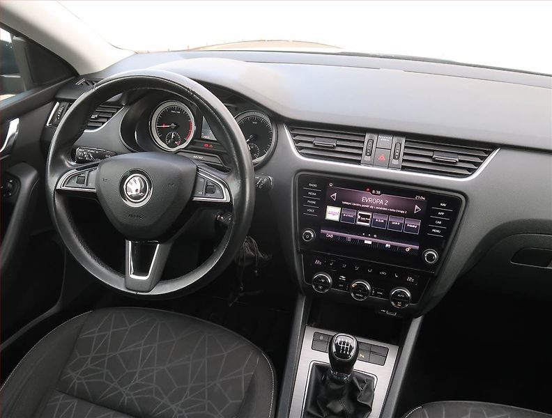 Škoda Octavia (2019) Clever 1.5 TSI, Serv.kniha - fotka 7 z 21