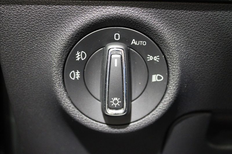 Škoda Karoq 2,0 TDI DSG style 1.maj, CZ - fotka 15 z 33