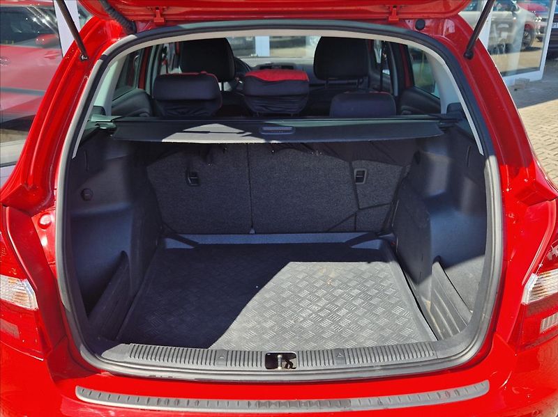 Škoda Fabia 1,2 TSI STŘE.OKNO KLIMA ZIMAKY - fotka 10 z 28