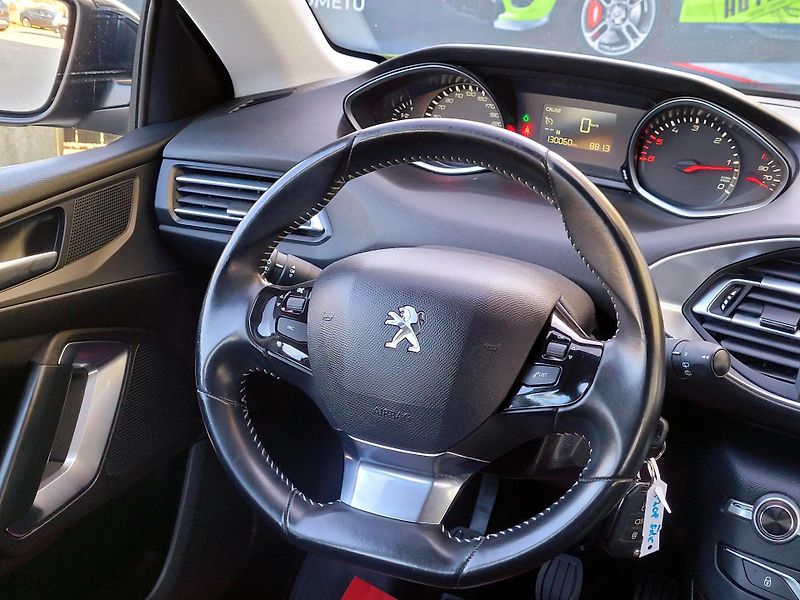 Peugeot 308 bHDi ČR, *SERV.KNÍŽKA*         - fotka 26 z 39