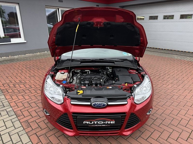 Ford Focus (2011) 1.6 Ti-VCT Digi Klima Tempomat - fotka 33 z 48