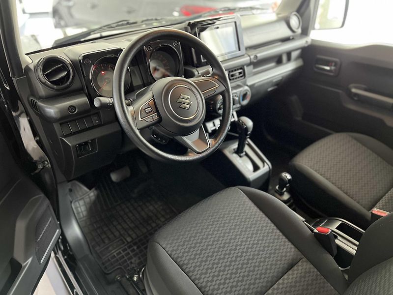Suzuki Jimny ALLGRIP 1.5VVT AUTOMAT 4-MÍSTA - fotka 6 z 17