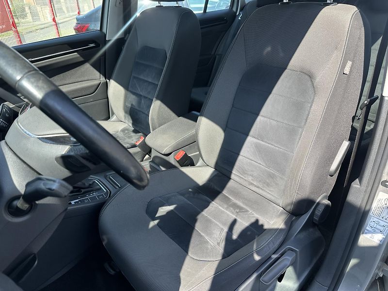 Volkswagen Golf Sportsvan (2015) 1.4 TSI 92 KW - fotka 10 z 37