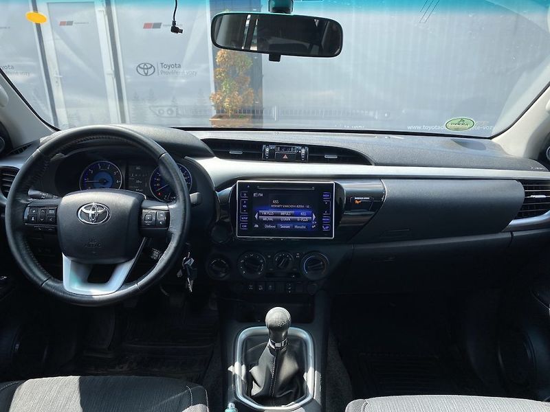 Toyota Hilux 2.4D, ČR, Active, tažné - fotka 11 z 29