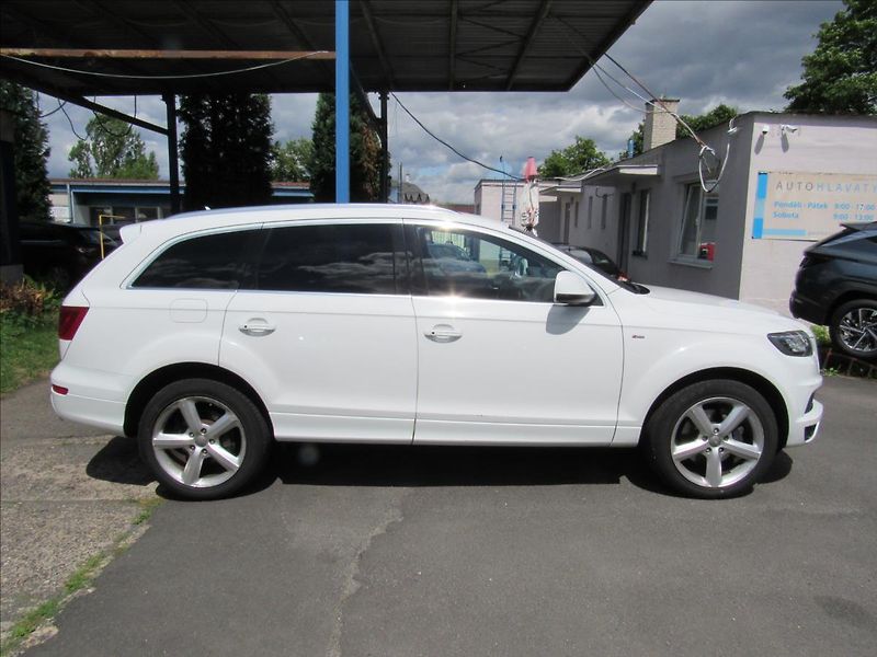 Audi Q7 3,0 TDi 180kW Quattro S-Line - fotka 8 z 30