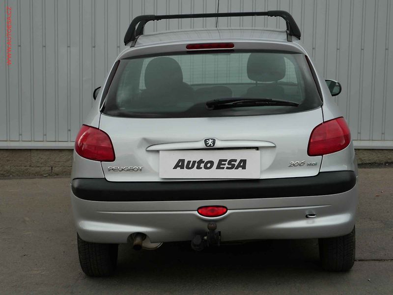 Peugeot 206 (2003) 1.4HDi, 2.maj,ČR, AC, tažné - fotka 5 z 12
