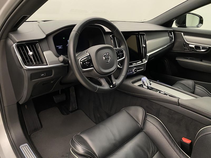 Volvo S90 B5 AWD BLACK ULTIMATE AUT CZ - fotka 4 z 62