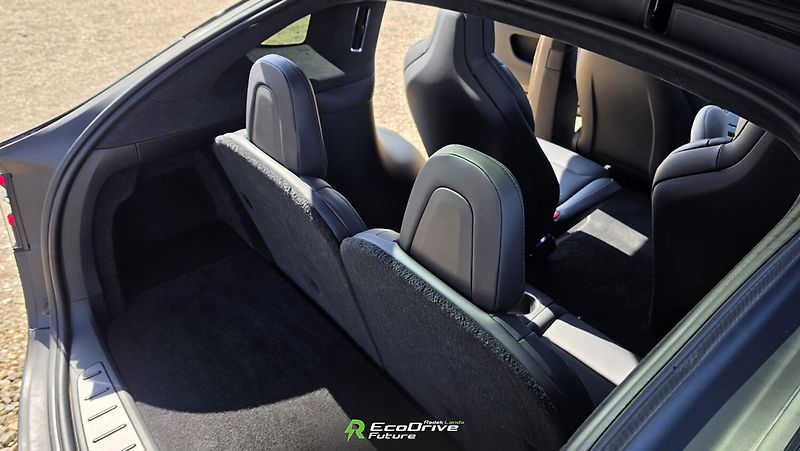 Tesla Model X (2023) Plaid 1020 koní, Tažné 2 250kg - fotka 8 z 12