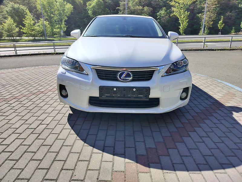 Lexus CT 200h plný servis v Lexusu  - fotka 2 z 32
