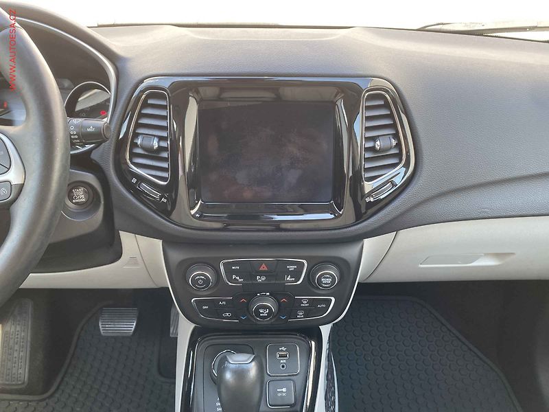 Jeep Compass (2018) 2.0MJT 4x4, ČR, Limited, AT - fotka 12 z 20