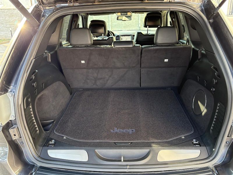 Jeep Grand Cherokee 3.0 CRD 184 kW 4X4 SUMMIT, ČR - fotka 45 z 59