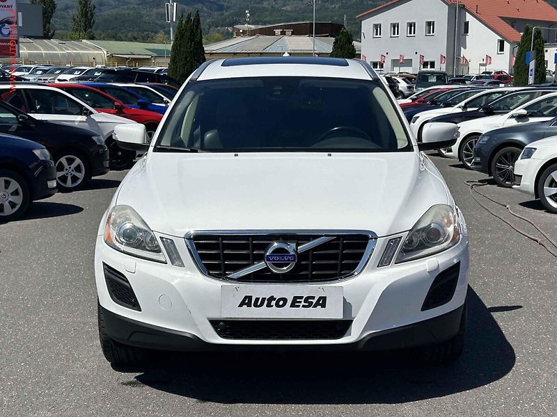 Volvo XC60 (2012) 2.4DS 4x4, ČR, servis.kniha - fotka 2 z 19