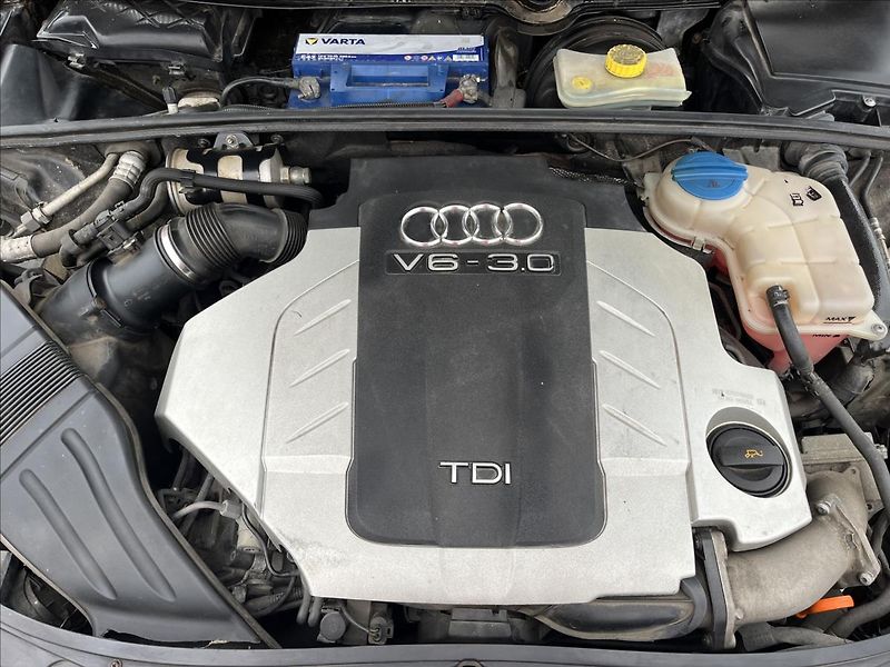 Audi A4 Avant 3,0 TDi 150KW 4x4 AUTOMA - fotka 25 z 31