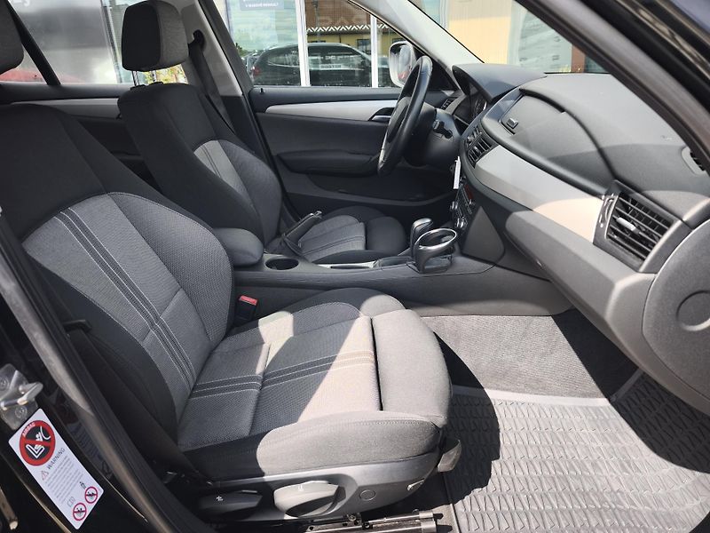 BMW X1 2011 ČR 2.0d 150kW 2.MAJITEL - fotka 13 z 34