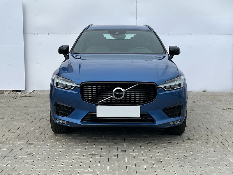 Volvo XC60 R-Design B5 AWD 184kW - fotka 3 z 26