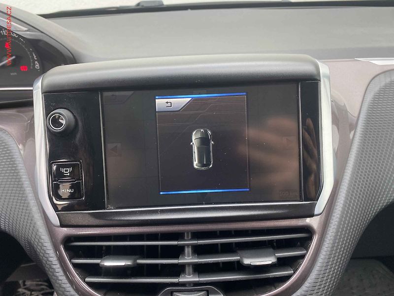 Peugeot 2008 (2014) 1.6 VTi, 2.maj,ČR, Active - fotka 18 z 19
