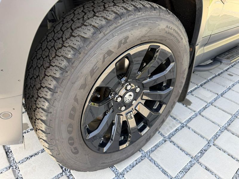 Land Rover Defender (2025) LAND ROVER DEFENDER – 3.0  - fotka 15 z 21