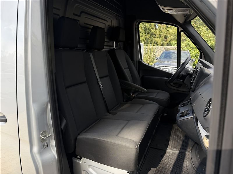 Mercedes-Benz Sprinter 215 CDI L2 Aut. Kamera - fotka 8 z 20