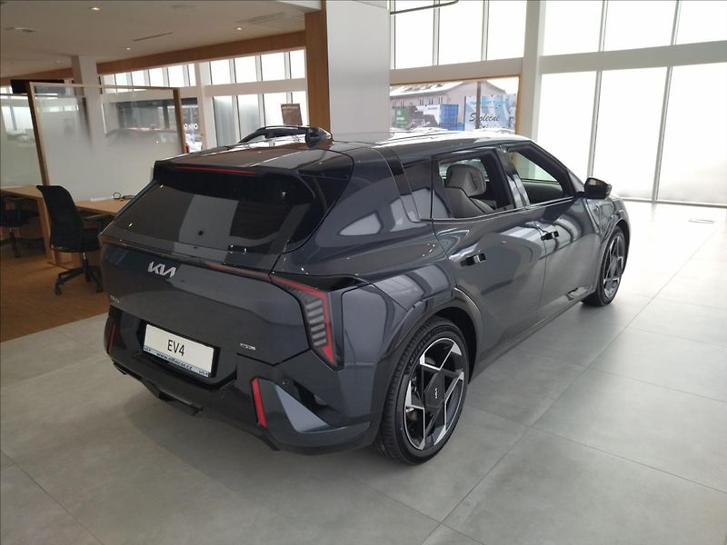 Kia EV4 (2025) 81,4 kWh GT-LINE - fotka 7 z 21