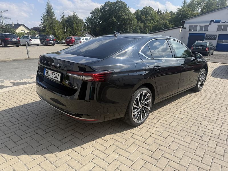 Škoda Superb (2024) Laurin§Klement 4X4 DSG 142kw - fotka 4 z 12