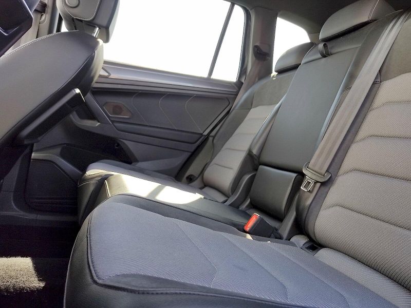 Volkswagen Tiguan Allspace (2021) 1,5 Tsi 110 Kw DSG R-Line - fotka 27 z 38