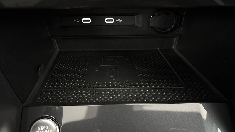 Volkswagen Tiguan 1.4 TSI PHEV DSG R-Line - fotka 22 z 33
