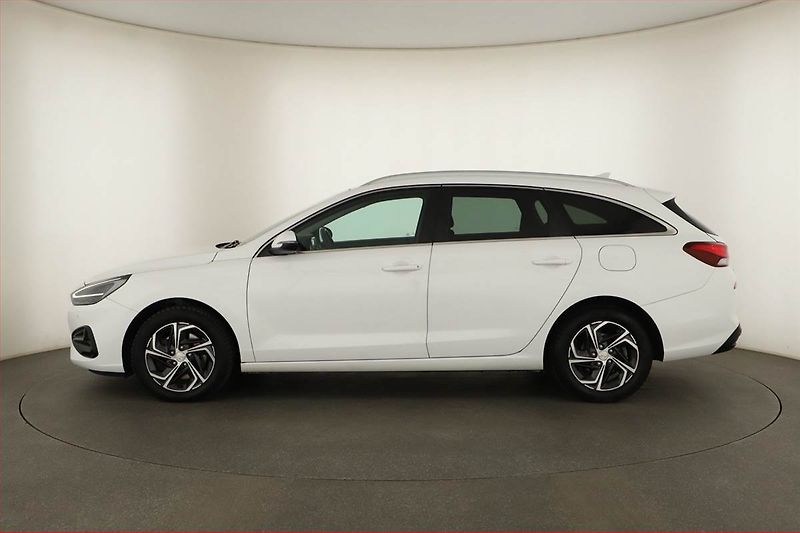 Hyundai i30 (2021) Smart 1.6 CRDi, ČR,1.maj - fotka 3 z 15
