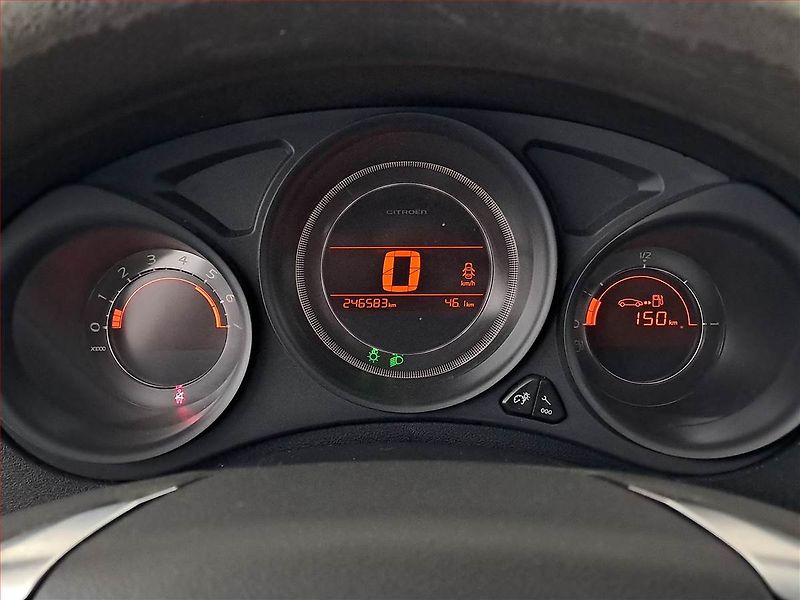 Citroën C4 (2011) 1.6 HDi, nová STK, Tažné - fotka 8 z 11