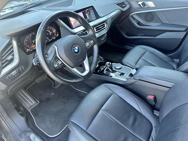 BMW Řada 2 220d xDrive - fotka 5 z 11