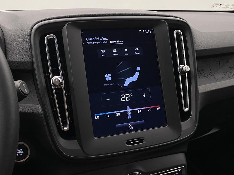 Volvo XC40 T2 ESSENTIAL  - fotka 34 z 37