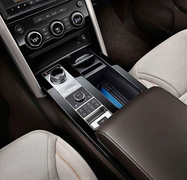 Land Rover Discovery.