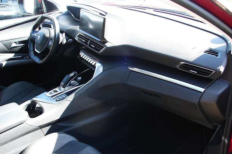 Peugeot 3008 1.5 BlueHDi 131PS 8EAT LED NAV - fotka 10 z 46