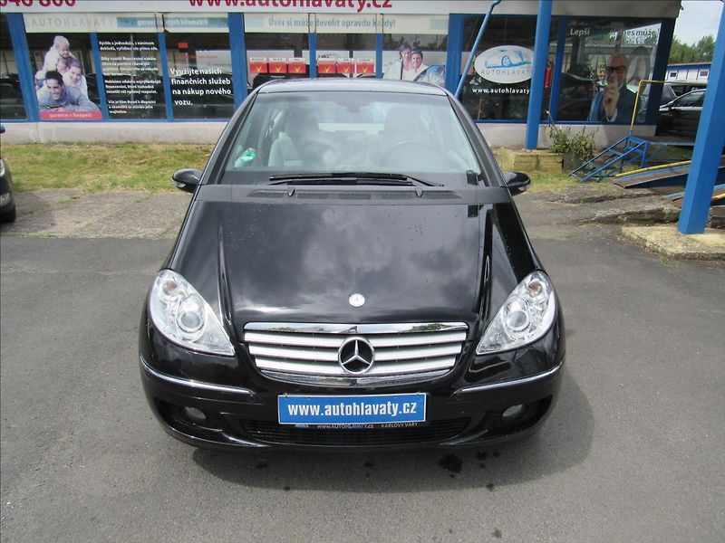 Mercedes-Benz Třídy A 1,5 A150 Elegance 70KW - fotka 2 z 26