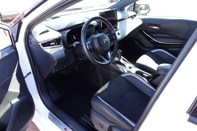 Toyota Corolla 2,0HSD GR-Sport Dynamic - fotka 11 z 32