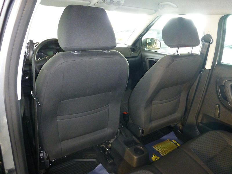 Škoda Fabia (2011) 1,2TSI**ALU KOLA**KLIMATIZACE* - fotka 13 z 21