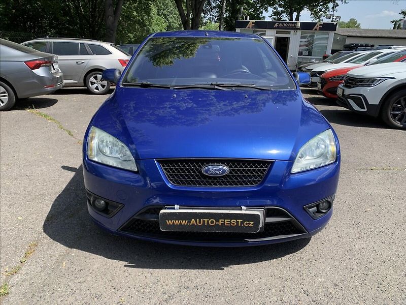 Ford Focus 2,5 ST 225 166 KW - fotka 2 z 17