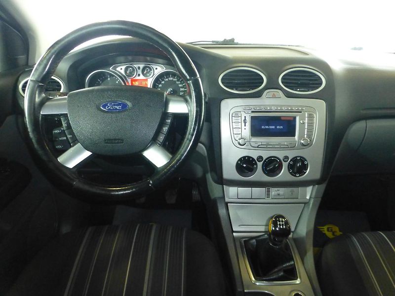 Ford Focus (2010) 1,6TDCI*KLIMA*TAŽNÉ**NAVIGACE - fotka 14 z 22