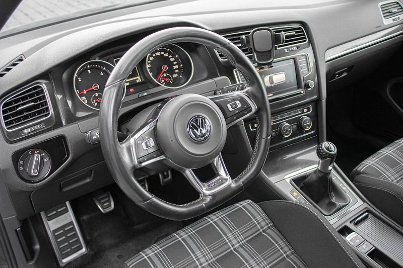 Volkswagen Golf - fotka 9 z 29