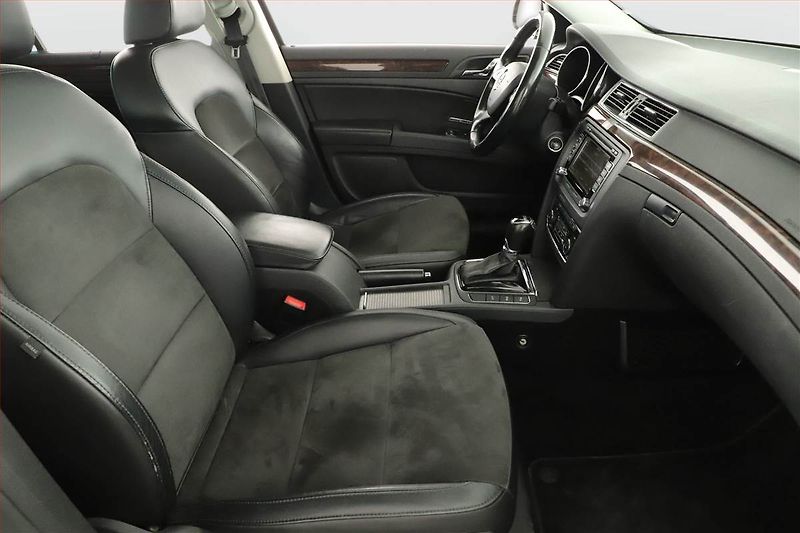 Škoda Superb (2014) Elegance 2.0 TDI, Automat - fotka 7 z 16