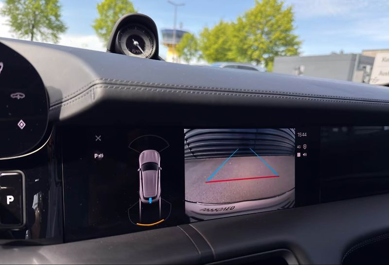 Porsche Taycan Sport Turismo BOSE Pano Matrix - fotka 15 z 20