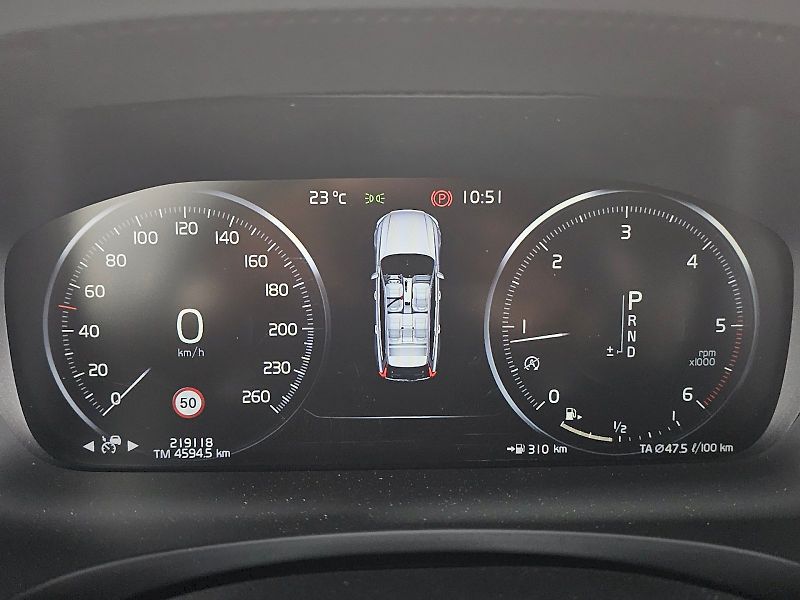 Volvo V90 (2020) Cross Country D5 173kW MOMENTU - fotka 11 z 33